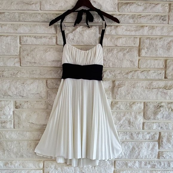 Speechless Dresses & Skirts - Speechless White Halter Dress Accordion Pleat